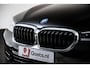 BMW 5-Serie Touring 530e xDrive Trekhaak - Panoramadak - Driving Assistant Professional - Head up - High Beam Assistant - Sportstoelen - Elektrisch verwarmbare/verstelbare stoelen - Comfort Access - Parking Assistant -