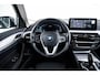 BMW 5-Serie Touring 530e xDrive Trekhaak - Panoramadak - Driving Assistant Professional - Head up - High Beam Assistant - Sportstoelen - Elektrisch verwarmbare/verstelbare stoelen - Comfort Access - Parking Assistant -