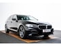 BMW 5-Serie Touring 530e xDrive Trekhaak - Panoramadak - Driving Assistant Professional - Head up - High Beam Assistant - Sportstoelen - Elektrisch verwarmbare/verstelbare stoelen - Comfort Access - Parking Assistant -