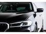 BMW 5-Serie Touring 530e xDrive Trekhaak - Panoramadak - Driving Assistant Professional - Head up - High Beam Assistant - Sportstoelen - Elektrisch verwarmbare/verstelbare stoelen - Comfort Access - Parking Assistant -