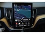 Volvo XC60 T6 Plug-in hybrid AWD Plus | Verwarmbare voorstoelen | Verwarmbaar stuurwiel | Verwarmbare achterbank | Panoramadak | Rondom zichtcamera | 20 inch Lichtmetalen velgen | Alarmklasse 3