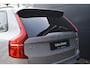 Volvo XC90 T8 Plug-in hybrid AWD Ultra Dark | Verwarmde, Geventileerde en Masserende Voorstoelen | Luchtvering | Panoramisch Schuif-/Kanteldak | Semi-Elektrische Trekhaak | 360º Camera | Gelamineerd en Getint Glas Achter| Bowers & Wilkins |