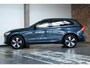 Volvo XC60 T6 Plug-in hybrid AWD Plus Dark | Adaptive cruise control | 360° parkeercamera | BLIS | Wegklapbare trekhaak | Panoramadak | Stoel en stuurwielverwarming | Lederen bekleding | Google infotainment | Parkeersensoren voor + achter