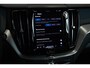 Volvo XC60 T6 Plug-in hybrid AWD Plus Dark | Adaptive cruise control | 360° parkeercamera | BLIS | Wegklapbare trekhaak | Panoramadak | Stoel en stuurwielverwarming | Lederen bekleding | Google infotainment | Parkeersensoren voor + achter