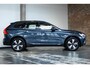 Volvo XC60 T6 Plug-in hybrid AWD Plus Dark | Adaptive cruise control | 360° parkeercamera | BLIS | Wegklapbare trekhaak | Panoramadak | Stoel en stuurwielverwarming | Lederen bekleding | Google infotainment | Parkeersensoren voor + achter