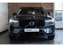 Volvo XC60 T6 Plug-in hybrid AWD Plus Dark | Adaptive cruise control | 360° parkeercamera | BLIS | Wegklapbare trekhaak | Panoramadak | Stoel en stuurwielverwarming | Lederen bekleding | Google infotainment | Parkeersensoren voor + achter