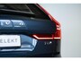 Volvo XC60 T6 Plug-in hybrid AWD Plus Dark | Adaptive cruise control | 360° parkeercamera | BLIS | Wegklapbare trekhaak | Panoramadak | Stoel en stuurwielverwarming | Lederen bekleding | Google infotainment | Parkeersensoren voor + achter