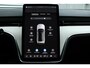 Volvo EX90 Twin Motor Performance Ultra 7p. 111 kWh | Panoramadak | Semi elektrische trekhaak | Luchtvering | Voorstoelen verwarmbaar met massagefunctie | Verwarmbaar stuurwiel | Verwarmbare achterbank | Adaptieve Cruise Control | Alarmklasse 3 | Visual Park Assist |