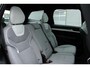 Volvo EX90 Twin Motor Performance Ultra 7p. 111 kWh | Panoramadak | Semi elektrische trekhaak | Luchtvering | Voorstoelen verwarmbaar met massagefunctie | Verwarmbaar stuurwiel | Verwarmbare achterbank | Adaptieve Cruise Control | Alarmklasse 3 | Visual Park Assist |