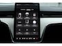 Volvo EX90 Twin Motor Performance Ultra 7p. 111 kWh | Panoramadak | Semi elektrische trekhaak | Luchtvering | Voorstoelen verwarmbaar met massagefunctie | Verwarmbaar stuurwiel | Verwarmbare achterbank | Adaptieve Cruise Control | Alarmklasse 3 | Visual Park Assist |