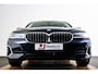 BMW 5-Serie Touring 530e xDrive Luxury Line - Panoramadak - Driving Assistant Professional - Soft-Close - BMW Laserlight - Comfort Access - Head up - Comfortstoelen - Massage stoelen - Stuurwielrand verwarmd -