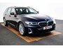 BMW 5-Serie Touring 530e xDrive Luxury Line - Panoramadak - Driving Assistant Professional - Soft-Close - BMW Laserlight - Comfort Access - Head up - Comfortstoelen - Massage stoelen - Stuurwielrand verwarmd -