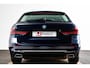 BMW 5-Serie Touring 530e xDrive Luxury Line - Panoramadak - Driving Assistant Professional - Soft-Close - BMW Laserlight - Comfort Access - Head up - Comfortstoelen - Massage stoelen - Stuurwielrand verwarmd -