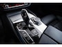 BMW 5-Serie Touring 530e xDrive Luxury Line - Panoramadak - Driving Assistant Professional - Soft-Close - BMW Laserlight - Comfort Access - Head up - Comfortstoelen - Massage stoelen - Stuurwielrand verwarmd -