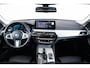 BMW 5-Serie Touring 530e xDrive Luxury Line - Panoramadak - Driving Assistant Professional - Soft-Close - BMW Laserlight - Comfort Access - Head up - Comfortstoelen - Massage stoelen - Stuurwielrand verwarmd -