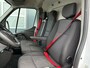 Renault Master Red 2.3 dCi 150PK L2H2 35T / Cruise / LED / Camera / Trekhaak / Airco / PDC / Navi / Bluetooth / Draadloze telefoonlader