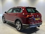 Volkswagen Tiguan 2.0 TSI 4Motion Highline | Navigatie/Android/Apple Carplay | LM Velgen 19" | Voorstoelen Verwarmd | Cruise Control Adaptief | Lederen Bekleding | Elektrisch Panoramaschuifdak |