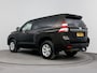 Toyota Land Cruiser 2.8 D-4D-F Challenger Window Van- Leder - Trekhaak - parkeersensoren - 3.500kg trekgewicht