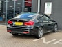 BMW 3-Serie 330e/M-PAKKET/PANO-DAK/XENON/DERLONDERHOUDEN/NL-AUTO NAP!!