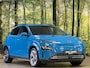Hyundai Kona Electric EV Comfort Smart 39 kWh | SOH 100% | Standkachel | Krell Sound | Camera | Stuurwielverwarming | Stoelverwarming | Lane Assist | Dodehoeksensor | Adaptieve Cruise Control | DAB |