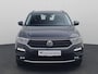 Volkswagen T-Roc 1.5TSI/150PK DSG · Navigatie · Parkeersensoren · Lane assist