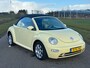 Volkswagen Beetle New Cabriolet 2.0 Highline (CREME KLEUR, AIRCO, STOELVERWARMING, CABRIO, GOED ONDERHOUDEN, NIEUWE APK!)