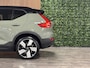 Volvo EX40 Single Motor Extended Range Ultra 82 kWh | Trekhaak | Schuifdak | 360° Camera | Harman Kardon | Adaptieve Cruise Control | Bestuurdersstoel elektrisch geheugen | Stoel en Stuurwielverwarming | 20 Inch | Passagiersstoel elektrisch | Microtech / alcantara bekleding met wit stiksel en bies | Zitting verlenging voorstoelen | Pilot Assist | BLIS Dode Hoek Detectie | Warmtepomp | Google Infotainment | Keyless Drive | Verlichtingspack 2 | Parkeersensoren voor+achter | Privacy Glass | Elektrisch bedienbare achterklep | Draadloos telefoon opladen | DAB Radio | Apple Carplay/Android Auto | Volvo On Call met mobiele App functie | Sage Green Metallic |