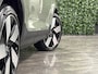 Volvo EX40 Single Motor Extended Range Ultra 82 kWh | Trekhaak | Schuifdak | 360° Camera | Harman Kardon | Adaptieve Cruise Control | Bestuurdersstoel elektrisch geheugen | Stoel en Stuurwielverwarming | 20 Inch | Passagiersstoel elektrisch | Microtech / alcantara bekleding met wit stiksel en bies | Zitting verlenging voorstoelen | Pilot Assist | BLIS Dode Hoek Detectie | Warmtepomp | Google Infotainment | Keyless Drive | Verlichtingspack 2 | Parkeersensoren voor+achter | Privacy Glass | Elektrisch bedienbare achterklep | Draadloos telefoon opladen | DAB Radio | Apple Carplay/Android Auto | Volvo On Call met mobiele App functie | Sage Green Metallic |