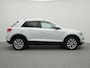 Volkswagen T-Roc Style 1.0 TSI 115 PK | LED | Navigatie | Achteruitrijcamera | Trekhaak | Stoelverwarming |