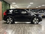 Volvo EX40 Single Motor Extended Range Ultra Black Ed. 82 kWh | Vol! | 95% SoH | Trekhaak | Schuifdak | 360° Camera | 100% SoH | Harman Kardon | Pixel LED koplampen meesturend | Adaptieve Cruise Control | Bestuurdersstoel elektrisch geheugen | Stoel en Stuurwielverwarming | 20 Inch | Passagiersstoel elektrisch | Microtech / alcantara bekleding met wit stiksel en bies | Zitting verlenging voorstoelen | Pilot Assist | BLIS Dode Hoek Detectie | Warmtepomp | Google Infotainment | Keyless Drive | Verlichtingspack 2 | Parkeersensoren voor+achter | Privacy Glass | Elektrisch bedienbare achterklep | Breedstralers in voorbumper | Draadloos telefoon opladen | DAB Radio | Apple Carplay/Android Auto | Volvo On Call met mobiele App functie | Onyx Black Metallic |