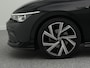 Volkswagen Golf R-Line 1.5 eTSI 150 PK | LED Plus | Stuur- Stoelverwarming | Trekhaak | Achteruitrijcamera |
