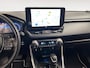 Toyota RAV4 2.5 Hybrid Style | Trekhaak Vast + 13-Polige Stekker | Apple Carplay / Android Auto | Navigatiesyteem | Parkeersensoren Voor + Achter | Rondomzicht Camera | Licht + Regensensor | Elektrisch Verstelbare Bestuurdersstoel | Stoelverwarming | Cruise Control Adaptief | Elektrisch Bedienbare Achterklep | 19” Lichtmetalen Velgen