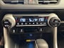 Toyota RAV4 2.5 Hybrid Style | Trekhaak Vast + 13-Polige Stekker | Apple Carplay / Android Auto | Navigatiesyteem | Parkeersensoren Voor + Achter | Rondomzicht Camera | Licht + Regensensor | Elektrisch Verstelbare Bestuurdersstoel | Stoelverwarming | Cruise Control Adaptief | Elektrisch Bedienbare Achterklep | 19” Lichtmetalen Velgen