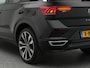 Volkswagen T-Roc R-Line 1.5 TSI 150 PK DSG | LED | Stoelverwarming | Achteruitrijcamera | 19 Inch Velgen |