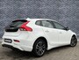 Volvo V40 T2 Nordic+ | Automaat | Navigatie | Cruise Control | High Performance Audio | Trekhaak | Stoelverwarming | LED Koplampen | Standkachel | Park Assist | Voorruit Verwarming | Climate Control | Volvo On Call