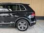 Volkswagen Tiguan 2.0 TSI 4Motion Highline Business R 2x R-line | Schuif/kantal dak | Camera