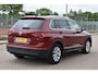 Volkswagen Tiguan 1.4 TSI ACT Connected Series NL-Auto | Zelf nieuw geleverd | NAP | Boekjes