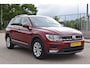 Volkswagen Tiguan 1.4 TSI ACT Connected Series NL-Auto | Zelf nieuw geleverd | NAP | Boekjes