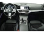 BMW 3-Serie 320i High Executive (PANORAMADAK, CAMERA, STOELVERWARMING, CRUISE ADAPTIEF, SFEERVERLICHTING)