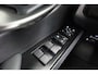 Lexus UX 250h Luxury Line *DEMO* | Head up Display | Stoelverwarming |