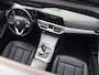 BMW 3-Serie 330e | Panoramadak | Harman Kardon | Apple Carplay | Leer | 19 Inch |