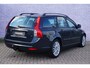 Volvo V50 2.0 Sport | Trekhaak | Climate control | High Performance Audio | 17"lm velgen | automatisch dimmende binnenspiegel | Regensensor | Bluetooth | Dakrails |