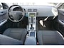 Volvo V50 2.0 Sport | Trekhaak | Climate control | High Performance Audio | 17"lm velgen | automatisch dimmende binnenspiegel | Regensensor | Bluetooth | Dakrails |