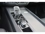 Volvo XC60 T6 Recharge AWD Plus Dark - Panorama/schuifdak - IntelliSafe Assist & Surround - Harman/Kardon audio - Adaptieve LED koplampen - Verwarmde voorstoelen, stuur & achterbank - Parkeersensoren voor & achter - Elektr. bedienb. voorstoelen met geheugen - Draadloze tel. lader - Standkachel - Extra getint glas - 19' LMV