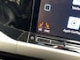 Volkswagen Golf 1.5 eTSI Sport Automaat (APPLE CARPLAY, 4 CILINDER, GROOT NAVI, STUUR/STOELVERWARMING, CAMERA, SPORTSTOELEN, KEYLESS, PARKEERSENSOREN, NIEUWSTAAT)