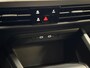 Volkswagen Golf 1.5 eTSI Sport Automaat (APPLE CARPLAY, 4 CILINDER, GROOT NAVI, STUUR/STOELVERWARMING, CAMERA, SPORTSTOELEN, KEYLESS, PARKEERSENSOREN, NIEUWSTAAT)