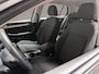 Volkswagen Golf 1.5 eTSI Sport Automaat (APPLE CARPLAY, 4 CILINDER, GROOT NAVI, STUUR/STOELVERWARMING, CAMERA, SPORTSTOELEN, KEYLESS, PARKEERSENSOREN, NIEUWSTAAT)