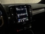 Volvo XC40 2.0 B4 R-Design 197Pk Automaat (APPLE CARPLAY, GROOT NAVI, LEDER/ALCANTARA, HARMAN/KARDON, MEMORY SEATS, CAMERA, GETINT GLAS, ELEK ACHTERKLEP, NIEUWSTAAT)