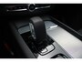 Volvo XC60 T6 Plug-in hybrid AWD Plus Dark | Trekhaak | 360 graden camera | Verwarmbare voorstoelen, achterbank en stuurwiel | Adaptieve cruise control & Pilot Assist | Apple carplay/Android auto | 19 inch Lichtmetalen velgen