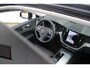 Volvo XC60 T6 Plug-in hybrid AWD Plus Dark | Trekhaak | 360 graden camera | Verwarmbare voorstoelen, achterbank en stuurwiel | Adaptieve cruise control & Pilot Assist | Apple carplay/Android auto | 19 inch Lichtmetalen velgen